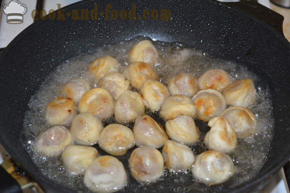 Étape par étape, comment faire frire des boulettes congelées dans la poêle, recette avec photo