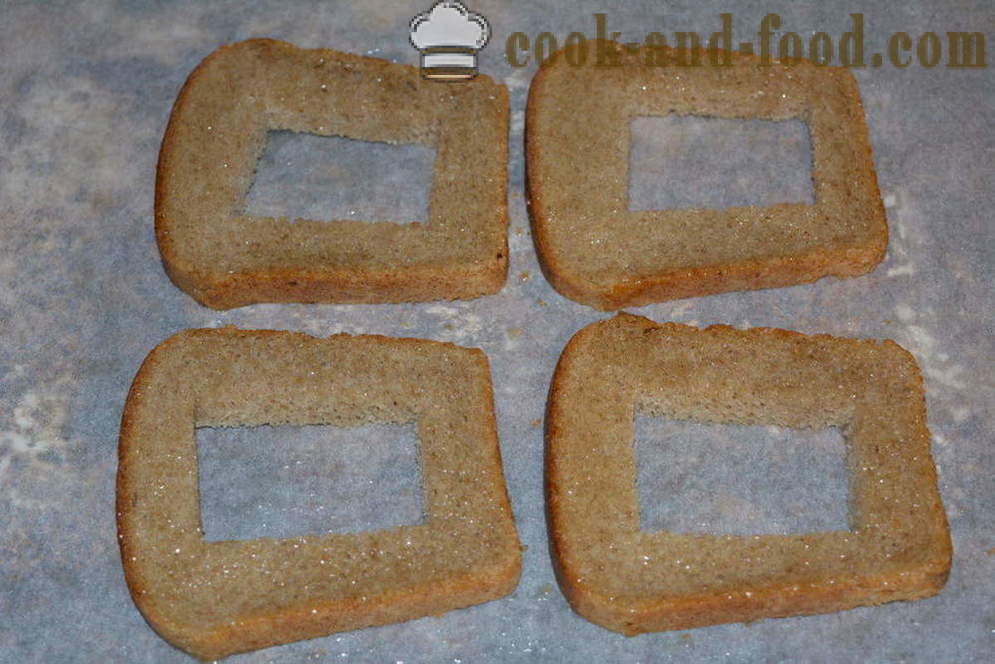 Tartines de pain brun avec oeuf - comment faire cuire le pain grillé du pain noir au four, avec une étape par étape des photos de recettes