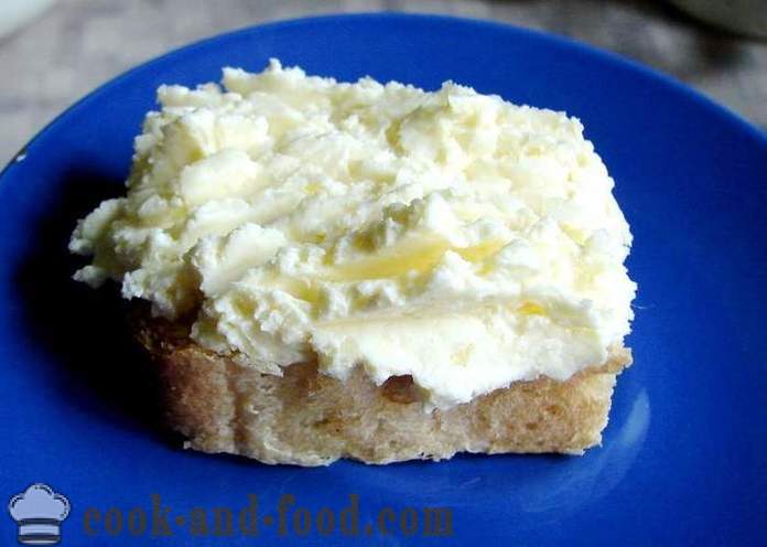 Sandwich au fromage de beurre à l'ail - comment faire cuire le beurre de fromage, une recette simple avec une photo