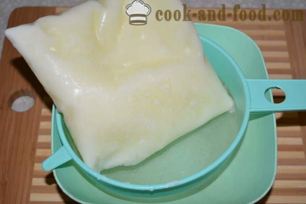 Le fromage blanc de yogourt glacé - comment faire du fromage à partir du yaourt magasin à la maison, étape par étape les photos de recettes