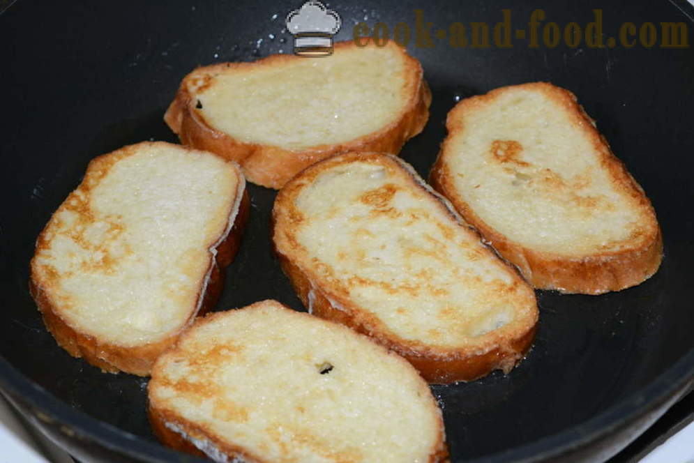Pain sucré de pain grillé avec œufs et le lait dans une casserole - comment faire un pain de pain grillé dans une poêle à frire, une étape par étape des photos de recettes