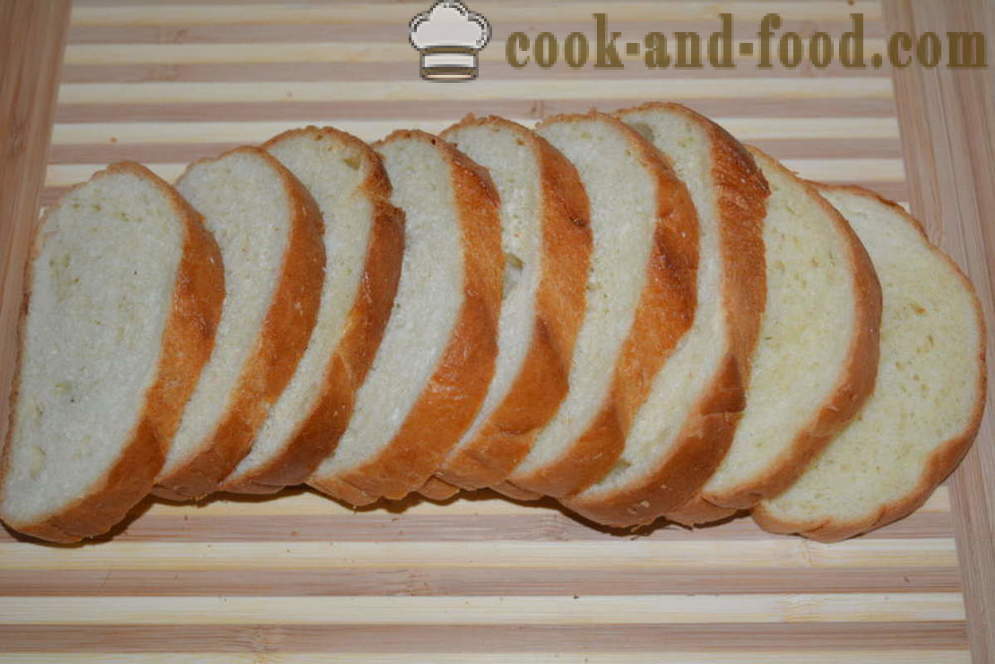 Pain sucré de pain grillé avec œufs et le lait dans une casserole - comment faire un pain de pain grillé dans une poêle à frire, une étape par étape des photos de recettes