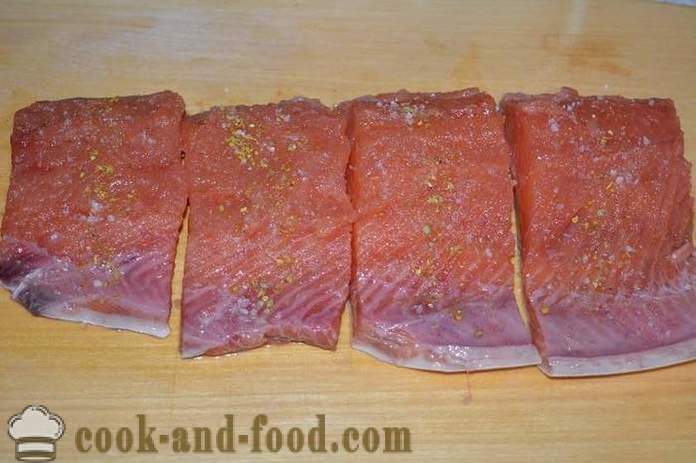 Le saumon rose avec des légumes cuits au four - comment cuire un saumon rose juteux au four, avec une étape par étape des photos de recettes