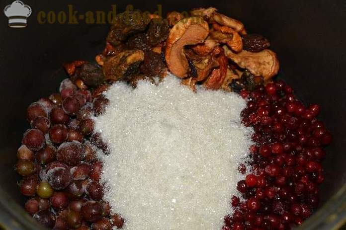 Compote de fruits secs et des petits fruits congelés dans multivarka - comment faire cuire les fruits cuits dans multivarka, étape par étape des photos de recettes