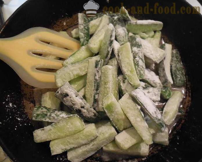 Concombre frit avec du piment, l'ail et les graines de sésame, comment faire cuire le concombre frit - une étape par étape des photos de recettes