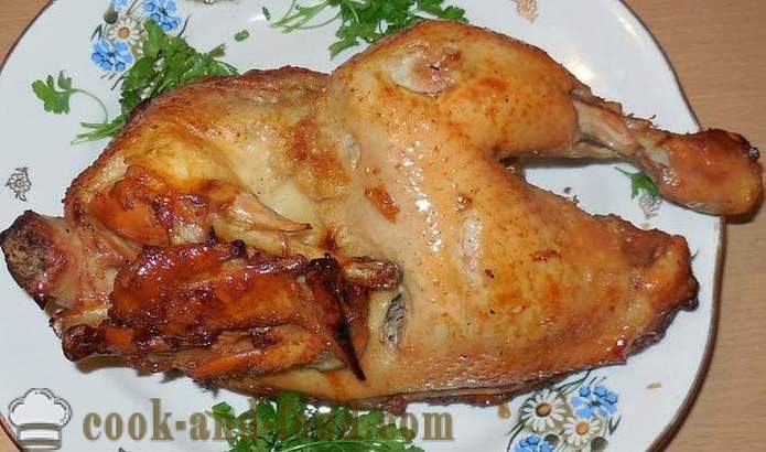 Poulet cuit au four dans la douille (demi-carcasse) - comme un poulet savoureux cuit au four, pas à pas de recette de poulet cuit au four, avec des photos