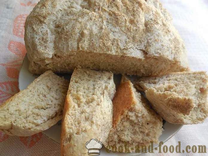 Sain et délicieux pain complet de céréales de son de blé - comment faire du pain fait maison, une recette simple et étape par étape photo