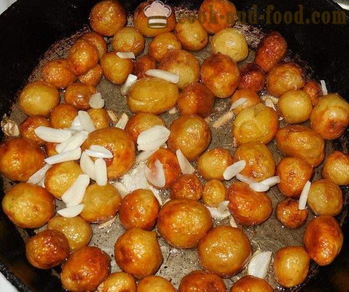 Les petites pommes de terre nouvelles rôties tout dans une casserole avec de l'ail et l'aneth - comment nettoyer et cuire une petite pommes de terre nouvelles, recette avec photo