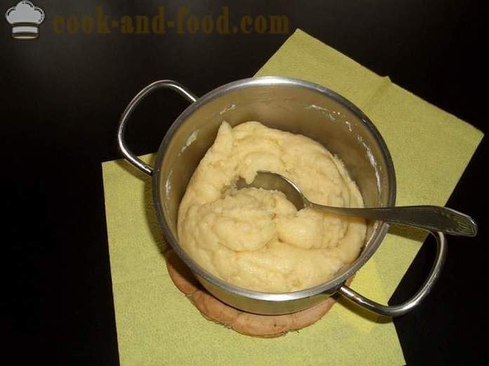 Éclairs maison avec la crème et de la poudre de noix - comment faire une pâte à éclairs choux - pas à pas des photos de recette