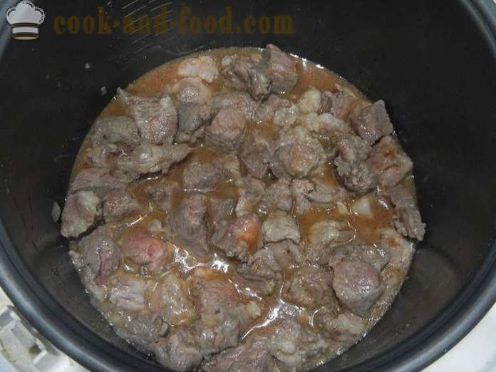 Pommes de terre à l'étuvée avec de la viande dans multivarka, dans une casserole sur le feu - une étape recette pas à pas pour savoir comment faire cuire un ragoût de pommes de terre avec de la viande multivarka - avec des photos