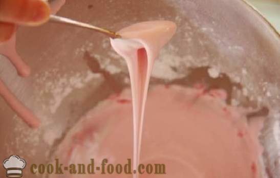 Émail blanc et couleur crue - une recette comment préparer le glaçage de sucre en poudre et de protéines