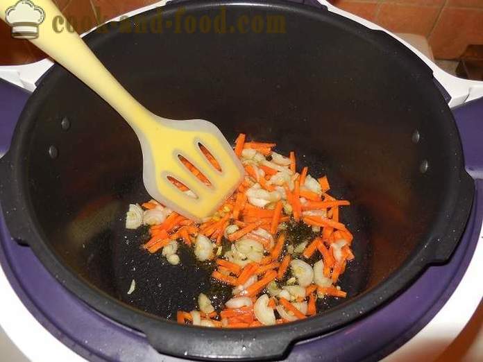 Riz au poulet et champignons dans multivarka ou comment faire cuire le risotto dans multivarka, étape recette pas à pas avec des photos.