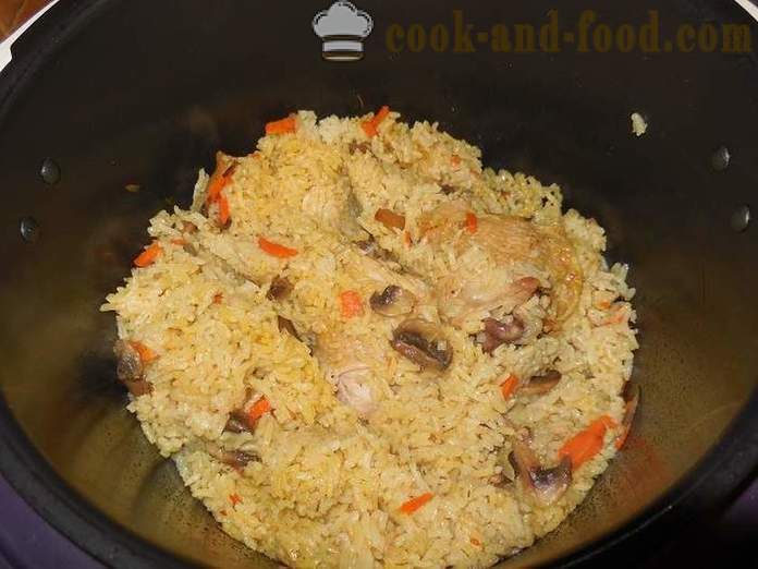 Riz au poulet et champignons dans multivarka ou comment faire cuire le risotto dans multivarka, étape recette pas à pas avec des photos.