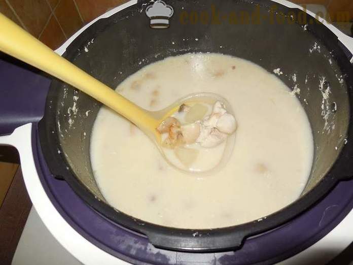 Soupe au fromage avec du fromage fondu, les champignons et le poulet - comment faire cuire la soupe au fromage dans multivarka, étape par recette pas à pas avec des photos.