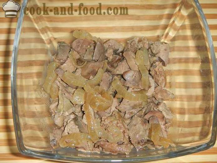 Salade simple de foie de poulet - étape recette pas à pas pour les couches de la salade de foie (avec photos).