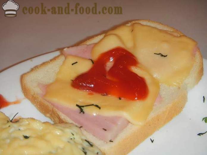Des recettes simples pour des sandwichs chauds avec du fromage et des saucisses à la hâte