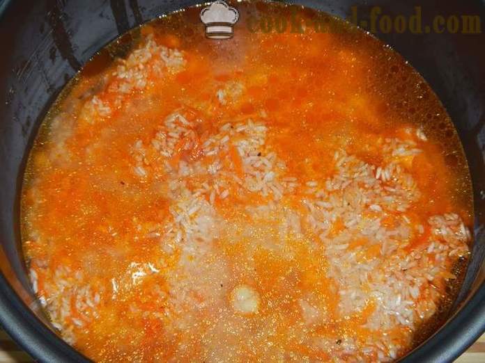 La viande de porc et riz croustillant dans multivarka - comment faire cuire le riz avec de la viande dans multivarka, étape par recette pas à pas avec des photos.