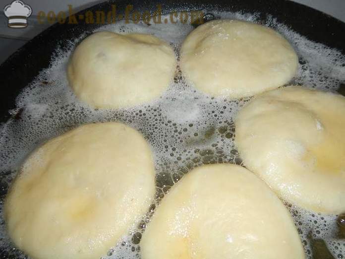Beignets de levure Lush rempli de confiture - comment faire des beignets sur levure sèche et le lait, une étape par étape des photos de recettes