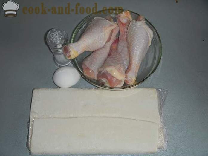 Bouffées de pâte feuilletée avec du poulet - comment faire feuilletée, une étape recette pas à pas avec des photos.
