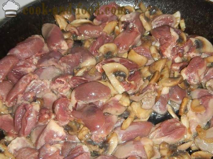 Coeurs de poulet cuits avec des champignons - à la fois savoureux préparer coeurs, étape par étape, la recette avec une photo