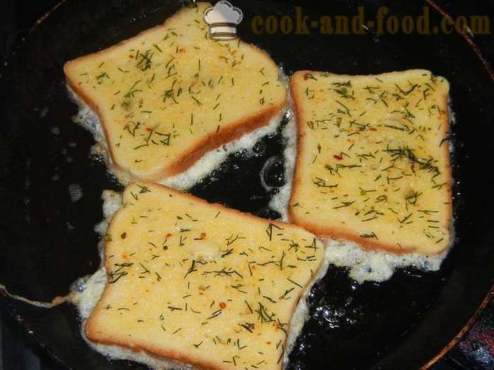 Toast de pain blanc avec un œuf: doux, le sel et l'ail. Comment faire des croûtons délicieux dans une poêle à frire - une étape recette pas à pas avec des photos.