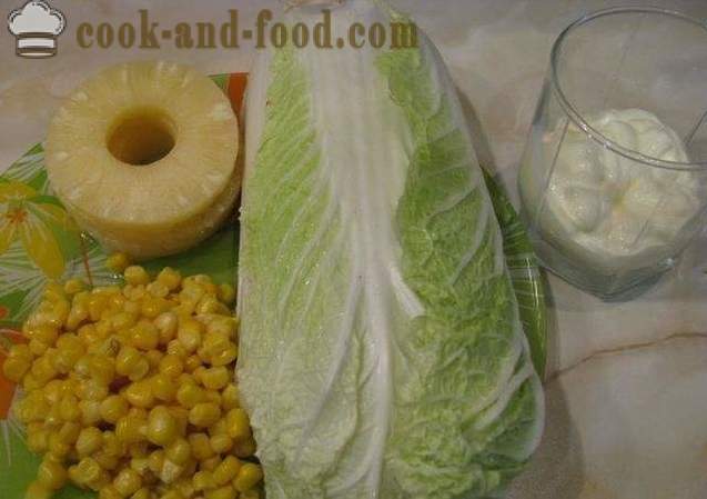 Salade de chou chinois à l'ananas, le maïs et la grenade - facile, simple et très savoureux, avec une étape par étape des photos de recettes