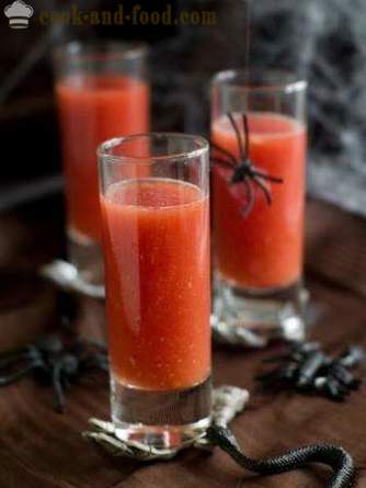 Soupe de tomate gaspacho ou une recette pour Halloween: une tomate boisson non alcoolisée « Blood of Dracula » (avec photos)