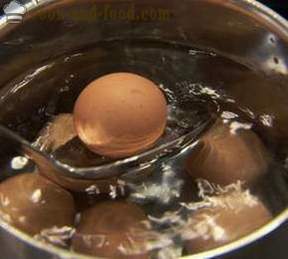Comment faire cuire un œuf à la coque, à savoir liquide «dans le sac » (photo, vidéo)